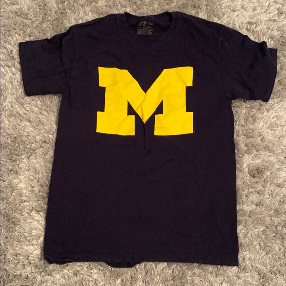 navy blue michigan tee